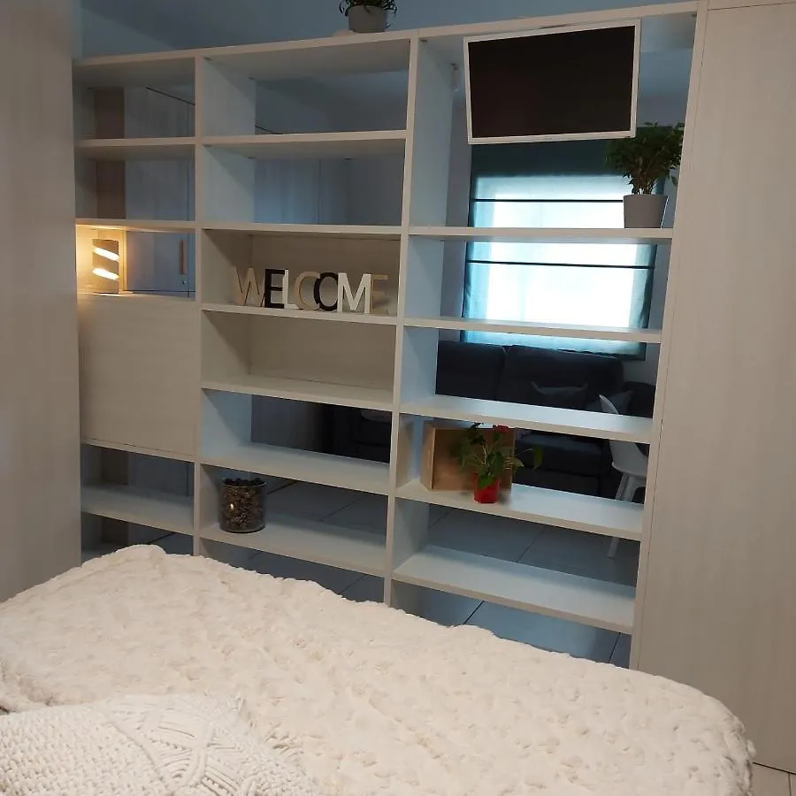 Suite48 Bari 0*,  Italia