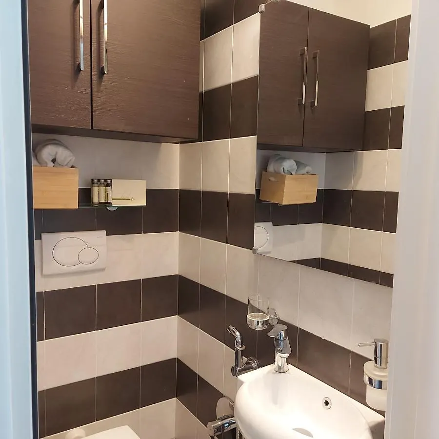 Suite48 Bari 0*,  Italia